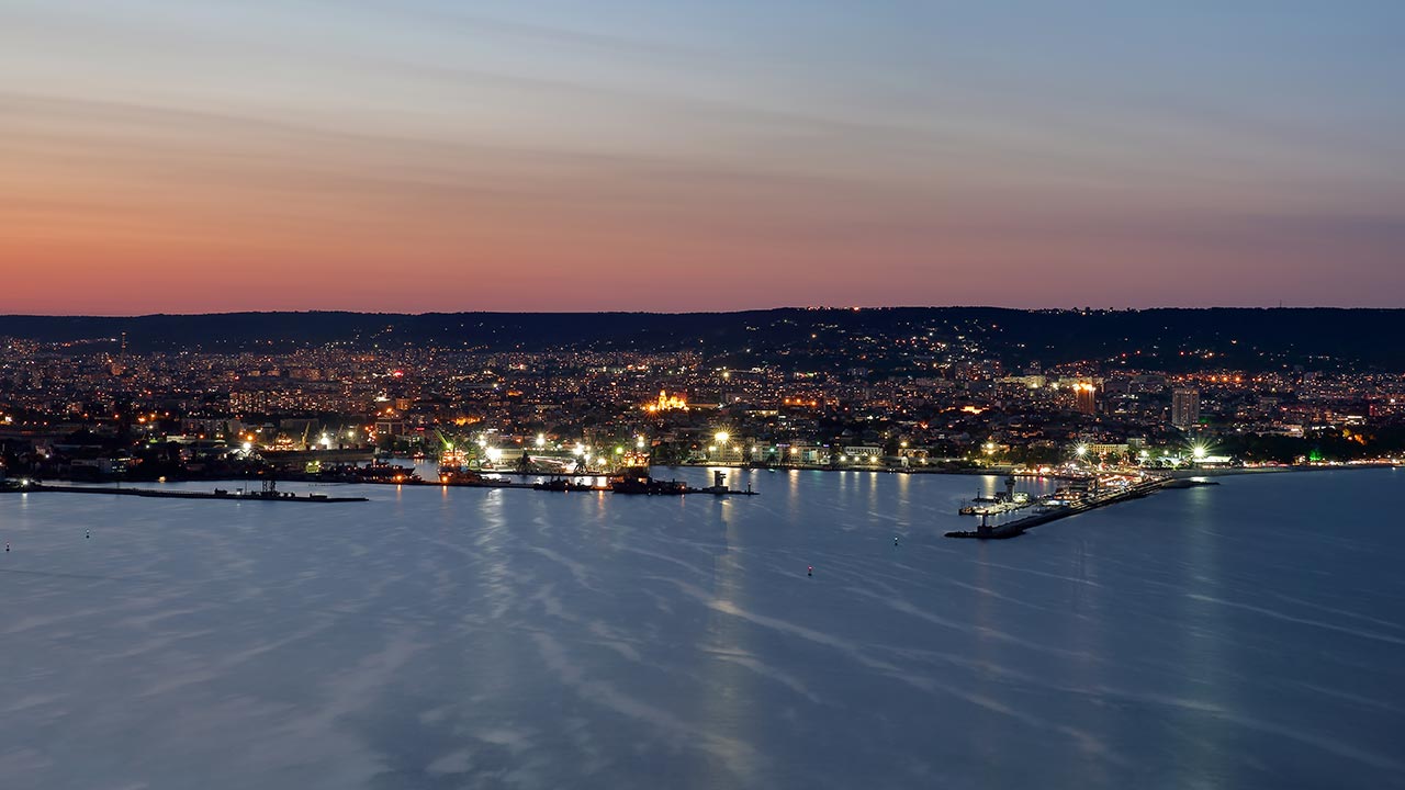 Панорамна гледка Галата във Варна