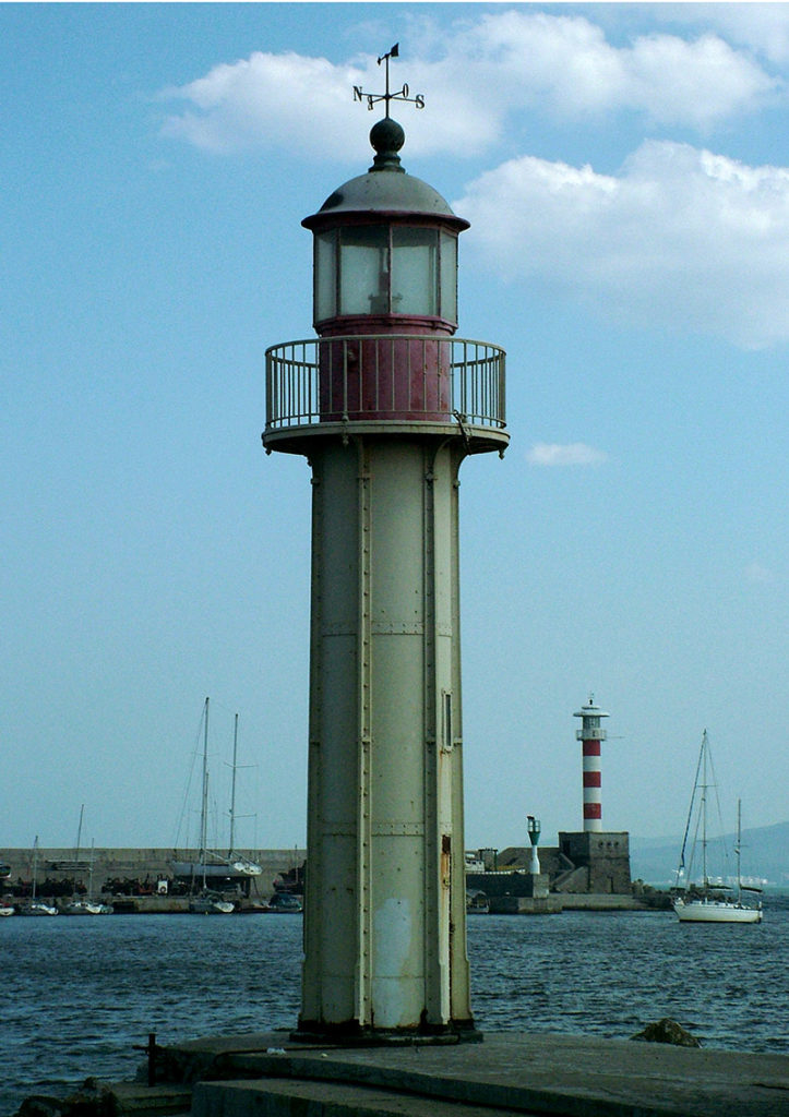Entrance lighthouse - red, Port of Burgas © Bela Benova, September 2007
